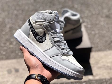 Đôi giày cổ điển biểu tượng Giày Nike Air Jordan 1 X 